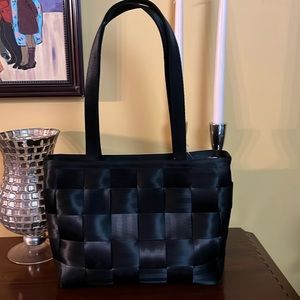 Harveys Black Tote Bag. Like new condition! Measurements are approximate! Nice!